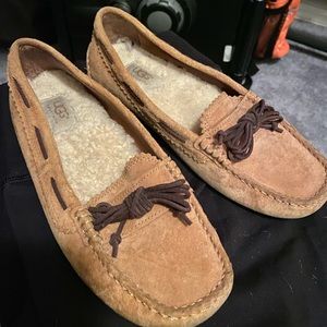 Ugg loafer/slipper